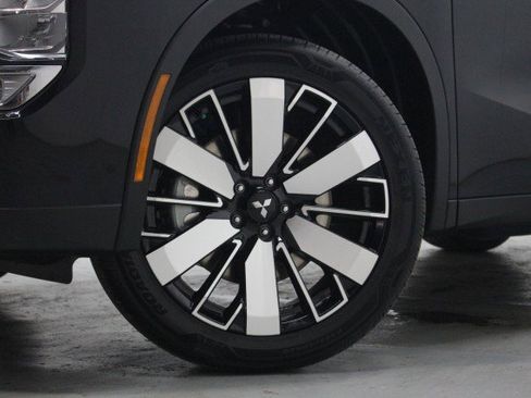 New 2026 Mitsubishi Outlander SE FWD image 3