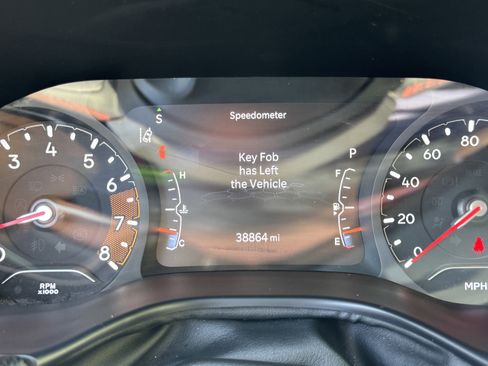 Used 2024 Jeep Compass Trailhawk image 24