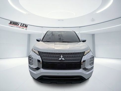 Used 2022 Mitsubishi Outlander ES AWD/4WD image 8