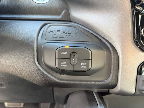 New 2025 RAM 2500 Big Horn AWD/4WD image 17