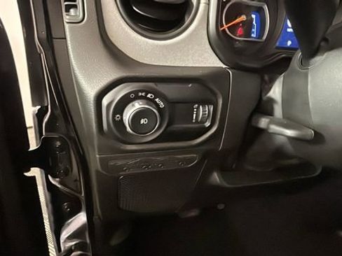 Used 2025 Jeep Wrangler Unlimited Sport AWD/4WD image 19