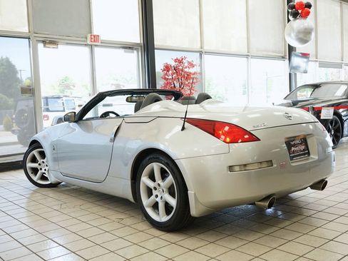 Used 2004 Nissan 350Z Touring RWD image 8