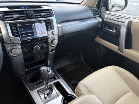 Used 2022 Toyota 4Runner SR5 Premium image 9