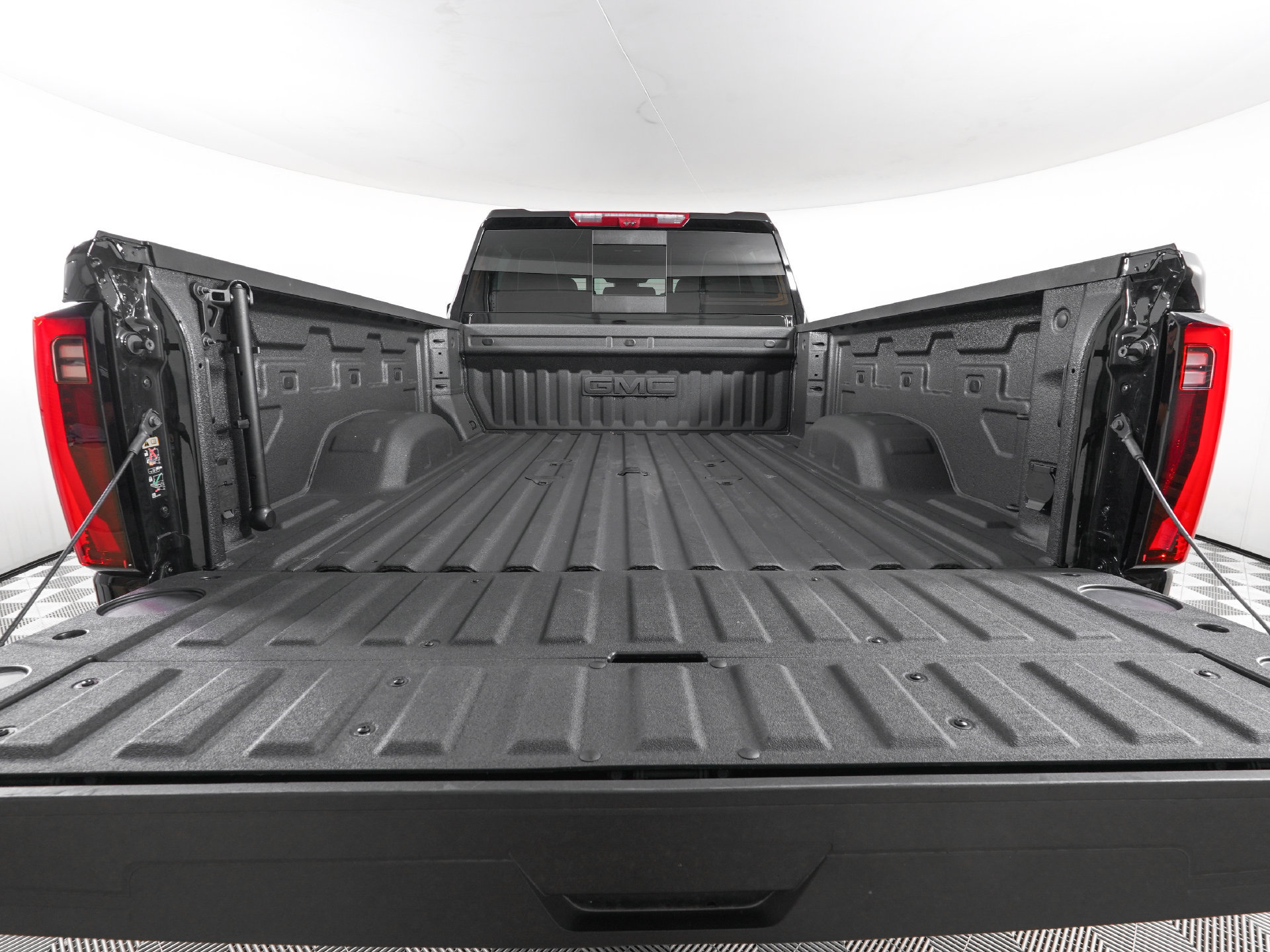Used 2026 GMC Sierra 2500 Denali Ultimate AWD/4WD image 8
