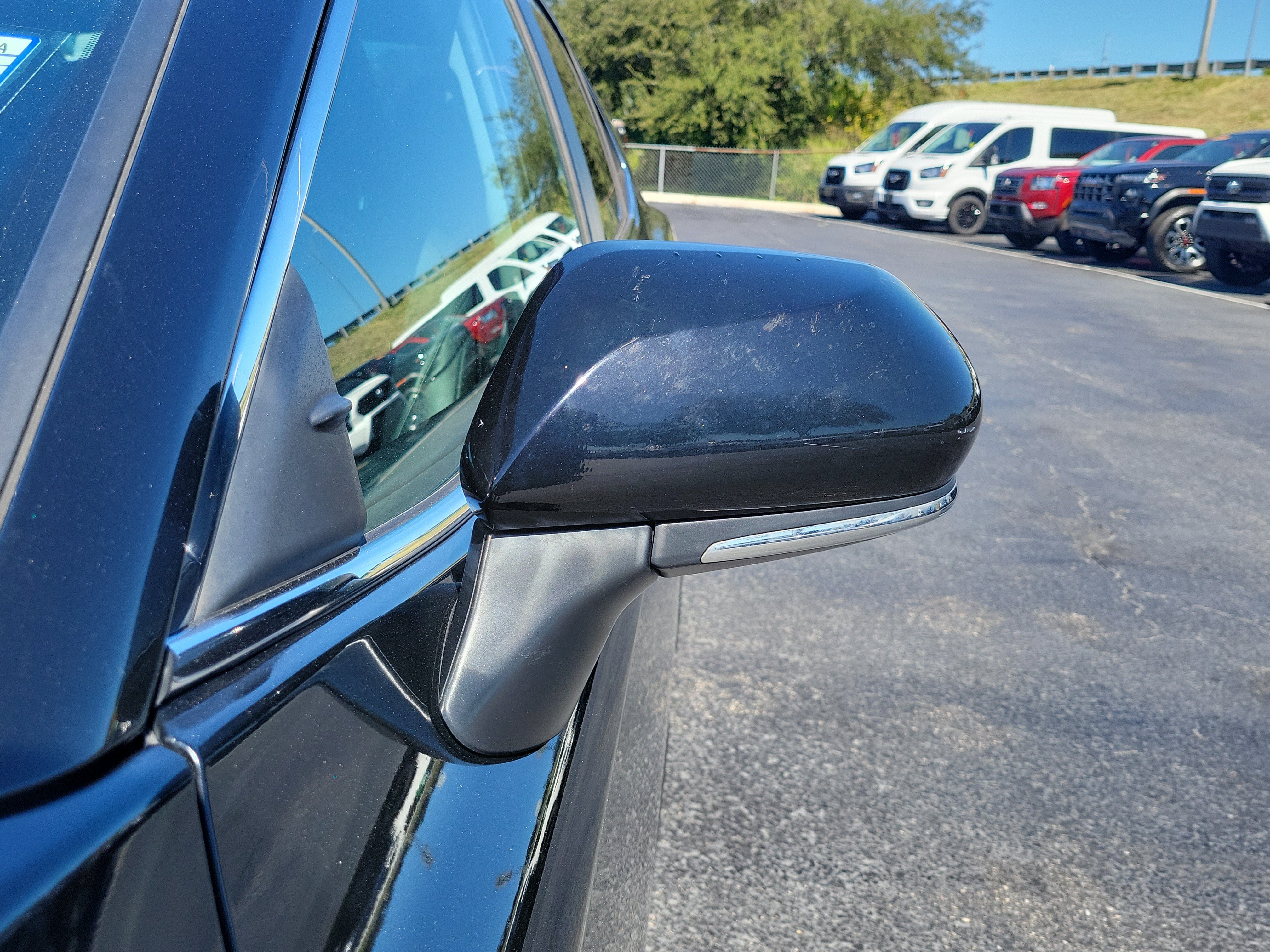 Used 2023 Toyota Camry SE FWD image 4