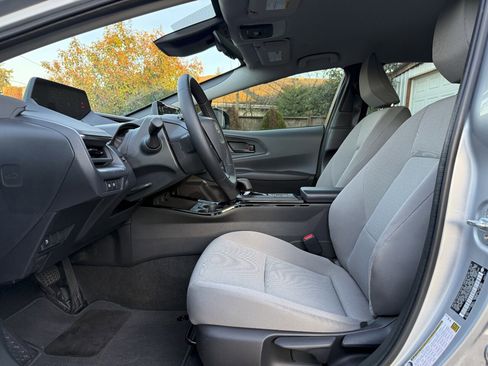 Used 2025 Toyota Prius LE image 11