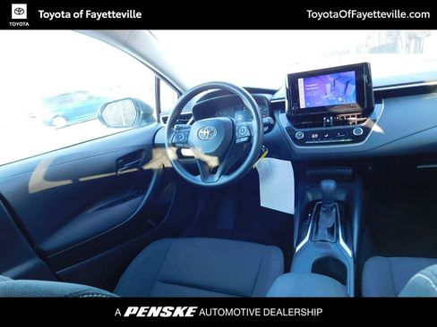Used 2023 Toyota Corolla LE image 3