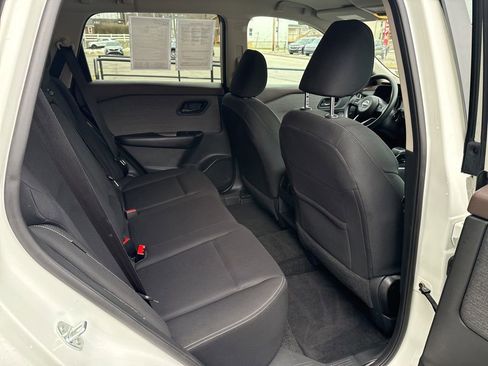 Used 2023 Nissan Rogue S image 22