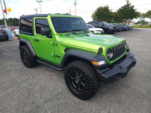 Used 2025 Jeep Wrangler Sport AWD/4WD image 2