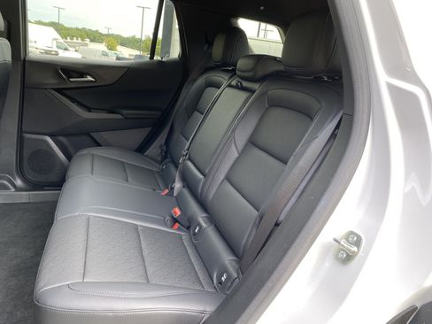 Used 2026 Chevrolet Equinox LT w/ Convenience Package II FWD image 37