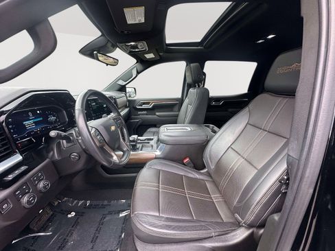 Certified 2022 Chevrolet Silverado 1500 High Country w/ High Country Premium Package image 24