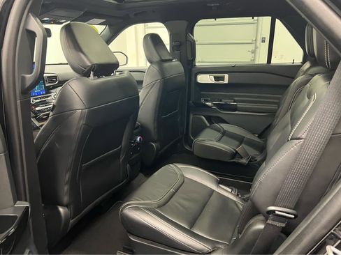 Used 2023 Ford Explorer ST w/ Equipment Group 401A image 4