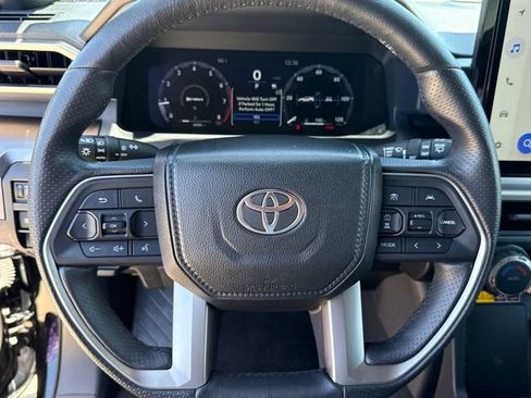 Used 2025 Toyota 4Runner TRD Off-Road Premium AWD/4WD image 16