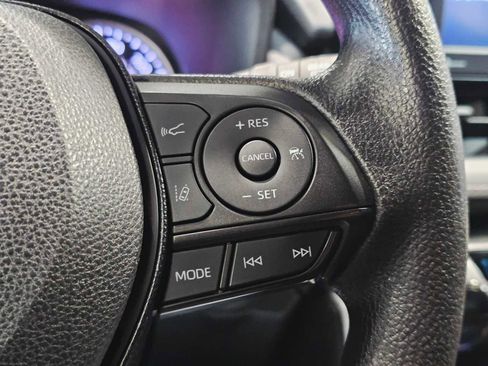 Used 2021 Toyota RAV4 XLE image 13