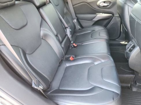 Used 2020 Jeep Cherokee Limited w/ Technology Group AWD/4WD image 18