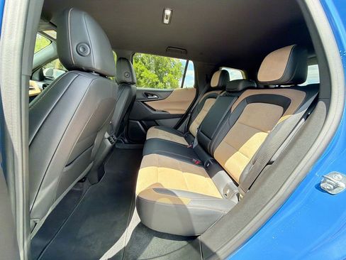 Used 2025 Chevrolet Equinox ACTIV w/ Safety and Technology Package image 28