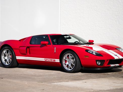 Used 2005 Ford GT image 8