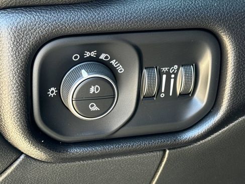 Used 2024 RAM 2500 Laramie AWD/4WD image 21