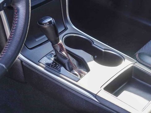 Used 2017 Toyota Camry SE image 18