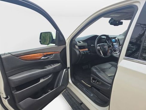 Used 2015 Cadillac Escalade Premium AWD/4WD image 20