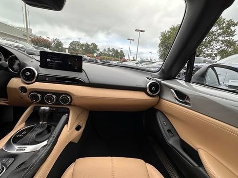 Used 2025 MAZDA MX-5 Miata Grand Touring RWD image 26