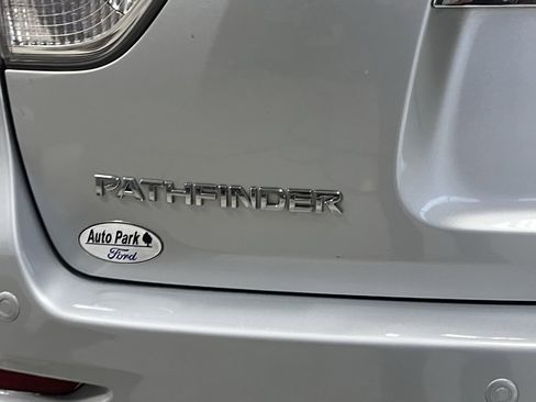 Used 2013 Nissan Pathfinder SL w/ SL Premium Pkg image 11