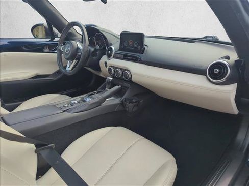 Used 2021 MAZDA MX-5 Miata RF Grand Touring RWD image 28