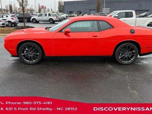 Used 2023 Dodge Challenger SXT w/ Plus Package image 6