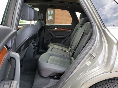 Used 2023 Audi Q5 2.0T Premium Plus w/ Premium Plus Package AWD/4WD image 11