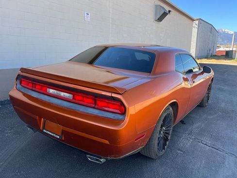 Used 2009 Dodge Challenger R/T w/ Sound Group RWD image 5