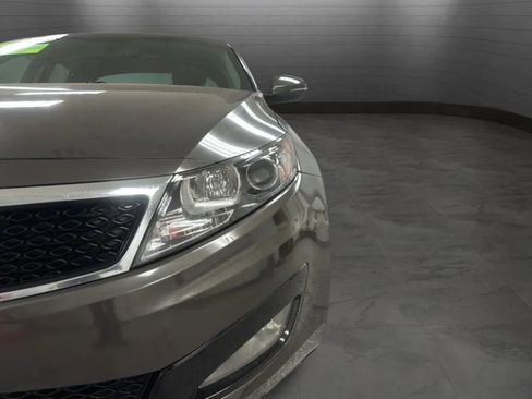 Used 2011 Kia Optima EX FWD image 28