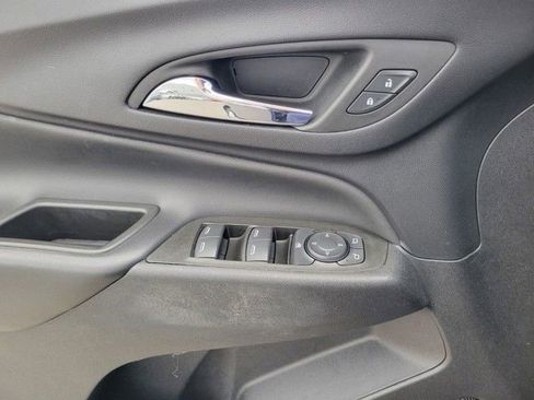 Used 2023 Chevrolet Equinox LT image 17