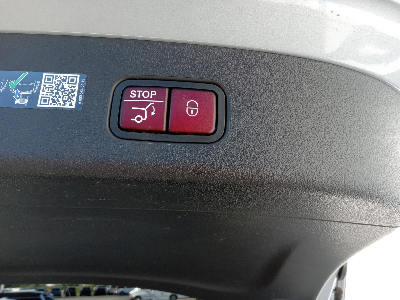 Used 2025 Mercedes-Benz GLC 300 4MATIC image 25