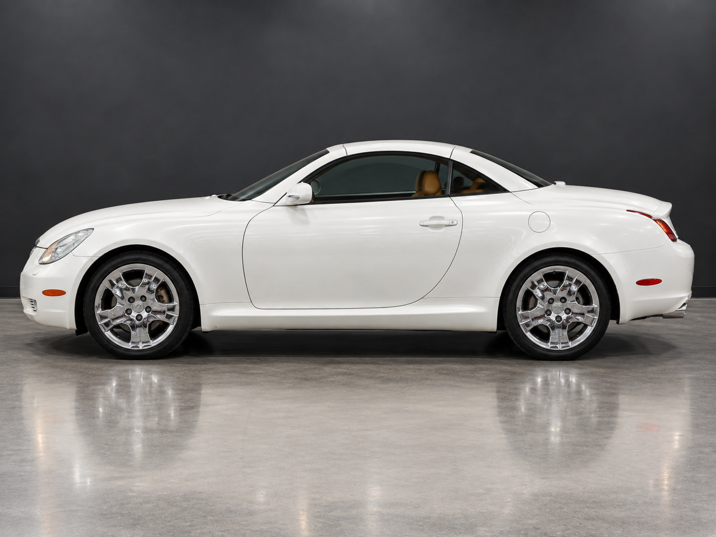 Used 2005 Lexus SC 430 Convertible RWD image 2