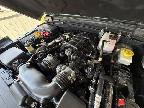 Used 2022 Jeep Wrangler Unlimited Sport AWD/4WD image 33