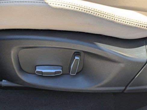 Used 2019 Jaguar F-PACE Premium image 20