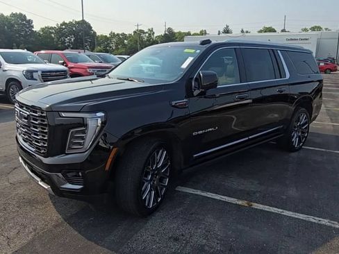 Certified 2026 GMC Yukon XL Denali Ultimate AWD/4WD image 4