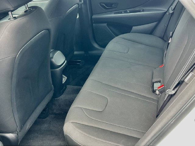 Certified 2025 Hyundai Elantra SEL FWD image 9