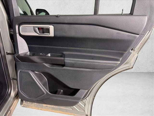 Used 2020 Ford Explorer Limited RWD image 17