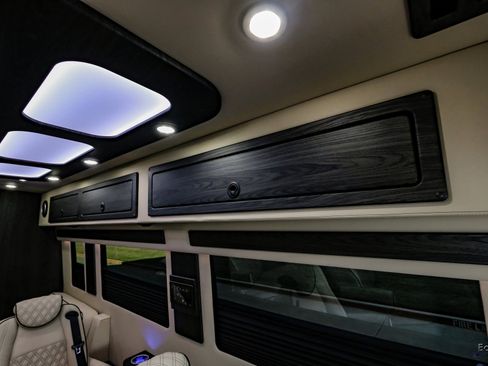 Used 2025 Mercedes-Benz Sprinter 3500 image 79