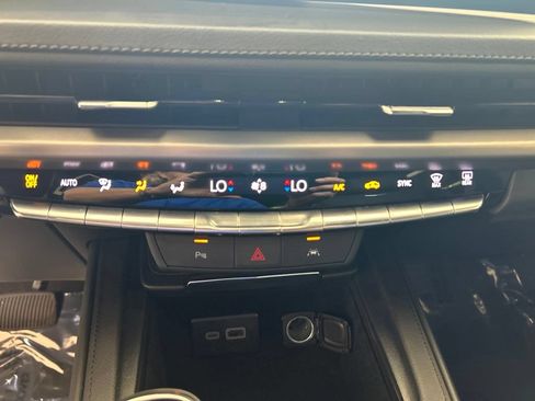 Used 2025 Cadillac XT4 Premium Luxury FWD image 51