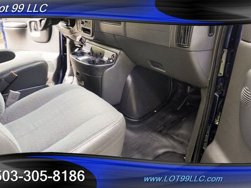 Used 2001 Chevrolet Express 3500 Extended Passenger w/ Convenience Pkg RWD image 24