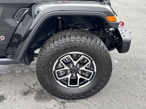 New 2025 Jeep Gladiator Rubicon image 11