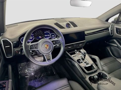 Used 2021 Porsche Cayenne S image 29