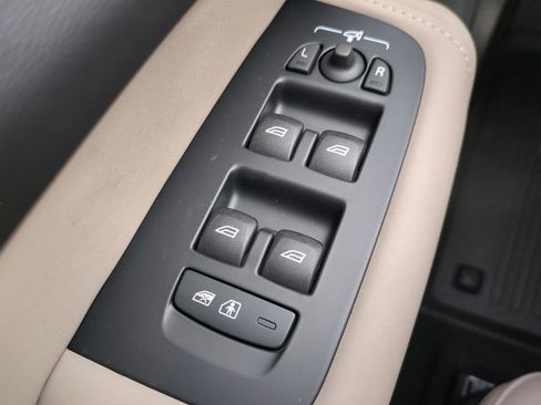 New 2026 Volvo XC60 B5 Plus w/ Protection Package Premier image 23