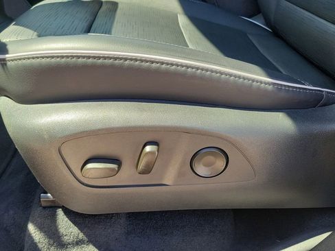 Used 2025 Buick Enclave Sport Touring image 16