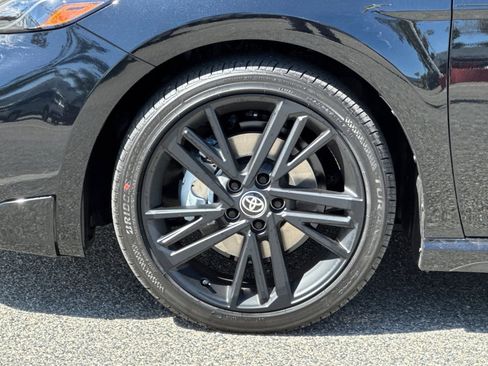 Used 2026 Toyota Camry Hybrid FWD image 25