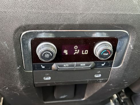 Used 2021 Chevrolet Tahoe Premier AWD/4WD image 21