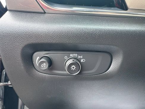 Used 2023 Chevrolet Traverse LS AWD/4WD image 11