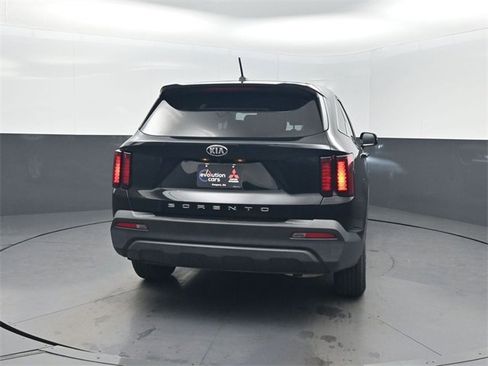 Used 2021 Kia Sorento LX image 32